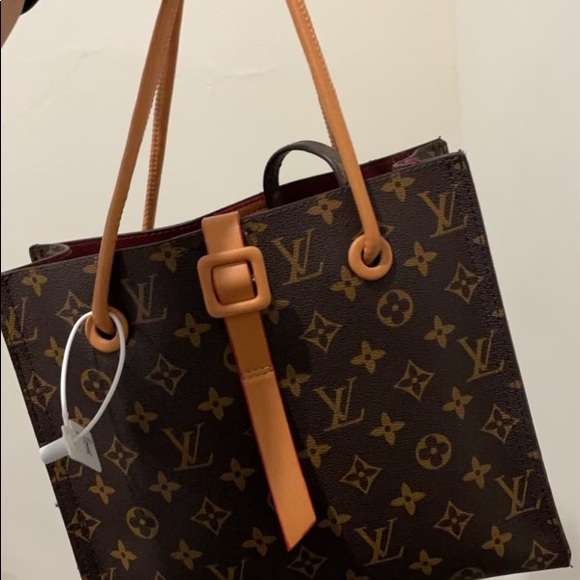 Brown and Tan name brand bag recently gifted by ex - Picture 1 of 6
